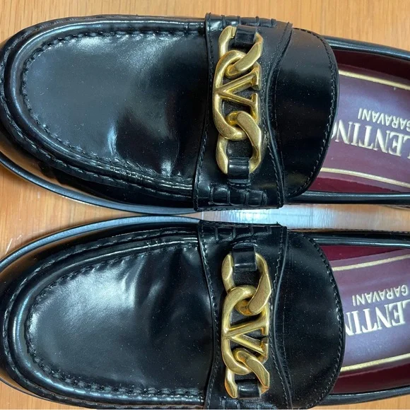 V CHAIN LOGO VALENTINO LOAFERS WORN TWICE